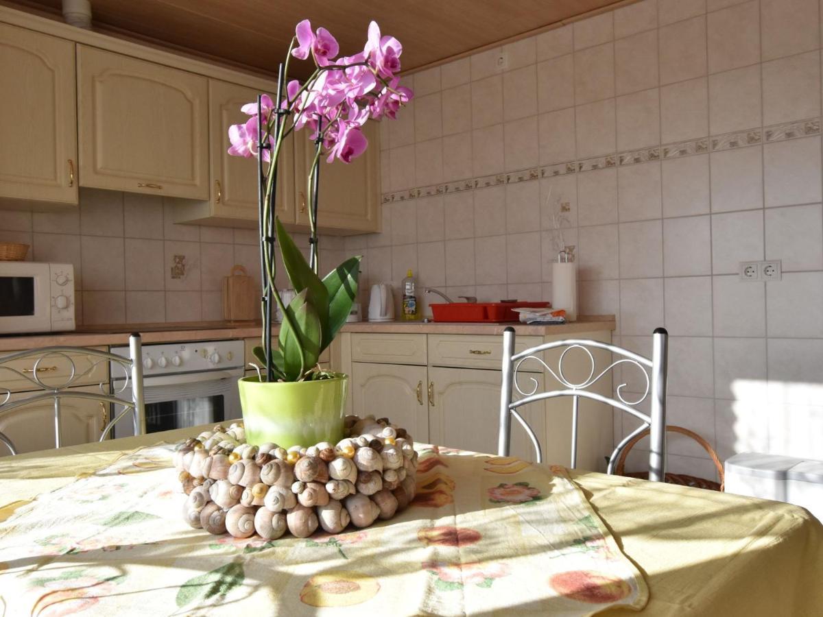 Spacious Apartment In Brusow With Garden Kropelin Exterior photo